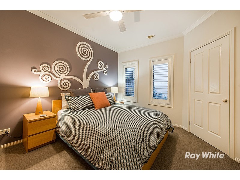 15 Gracehill Mews, Cranbourne VIC 3977