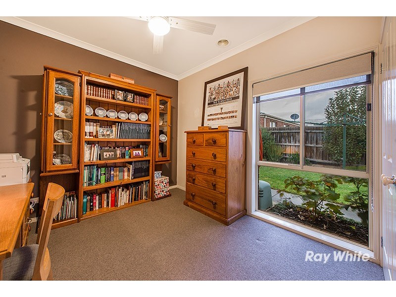 15 Gracehill Mews, Cranbourne VIC 3977