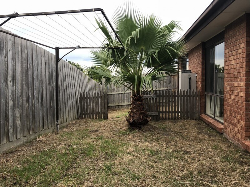 2/50 Willow Drive, Hampton Park VIC 3976
