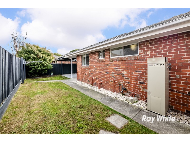 2/9 Fairfield Street, Cranbourne VIC 3977