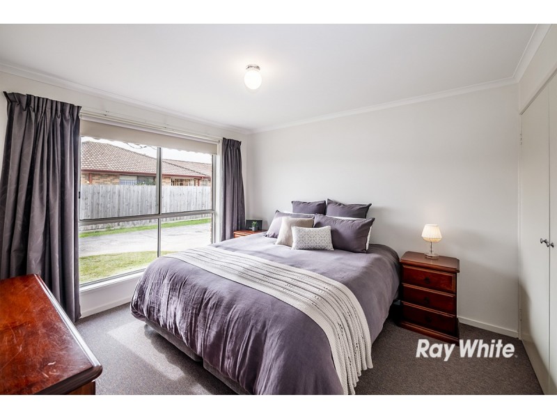 2/9 Fairfield Street, Cranbourne VIC 3977