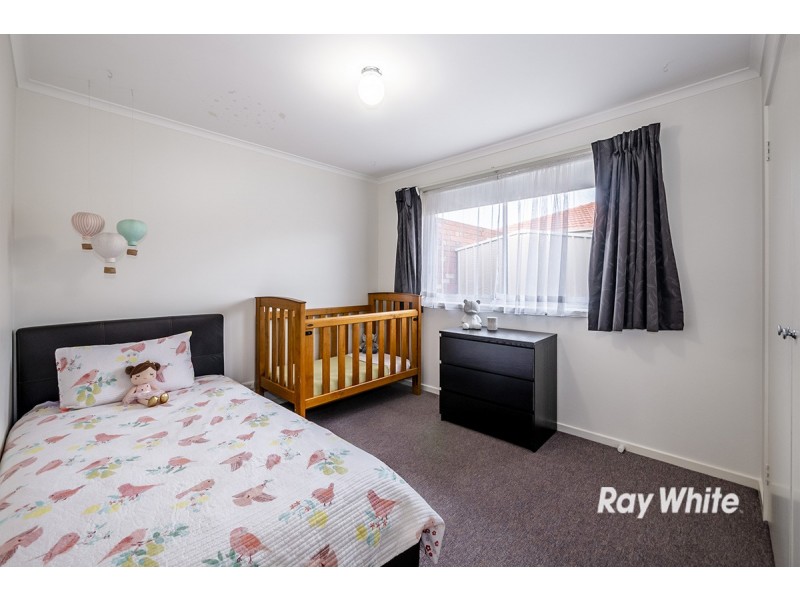 2/9 Fairfield Street, Cranbourne VIC 3977
