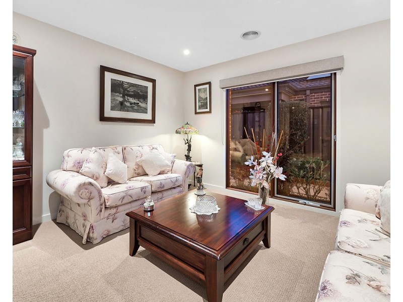 18 Bellhaven Circuit, Clyde North VIC 3978