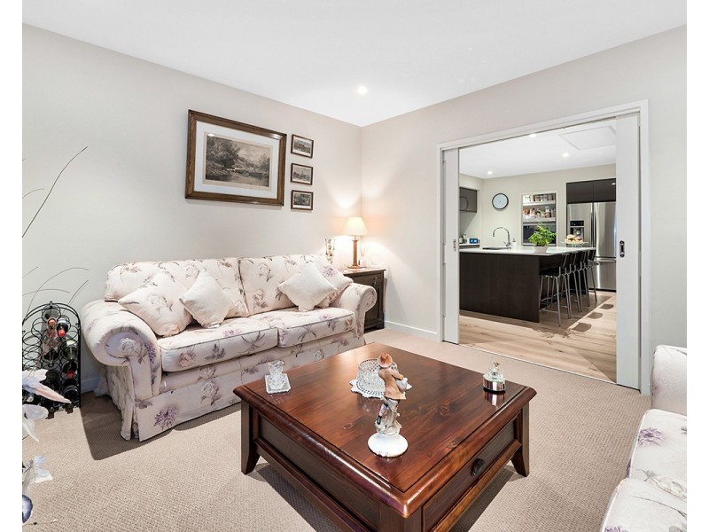 18 Bellhaven Circuit, Clyde North VIC 3978