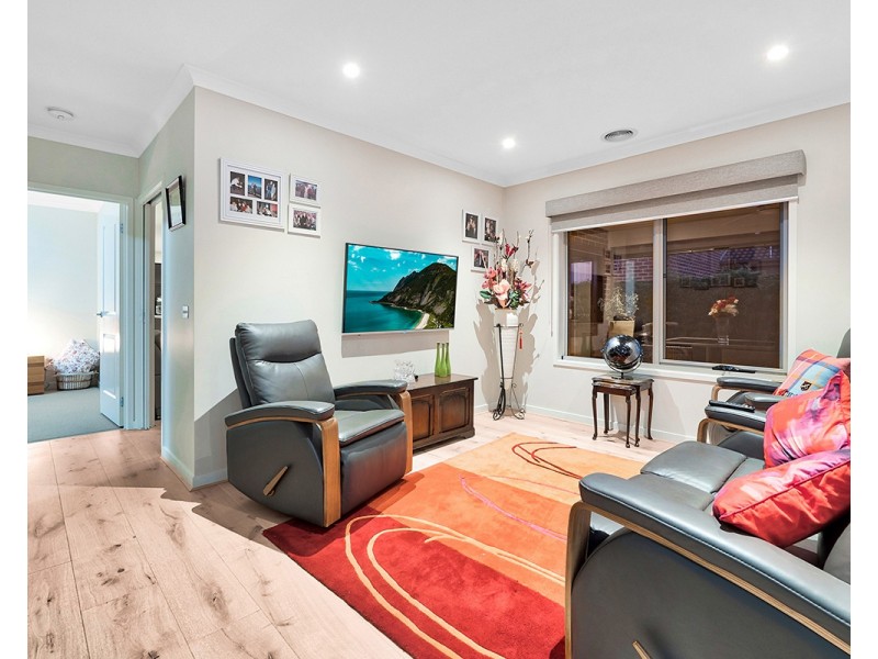 18 Bellhaven Circuit, Clyde North VIC 3978