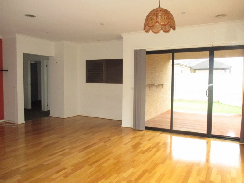 6 Ardent Crescent, Cranbourne East VIC 3977