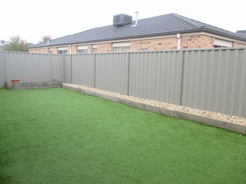 6 Ardent Crescent, Cranbourne East VIC 3977