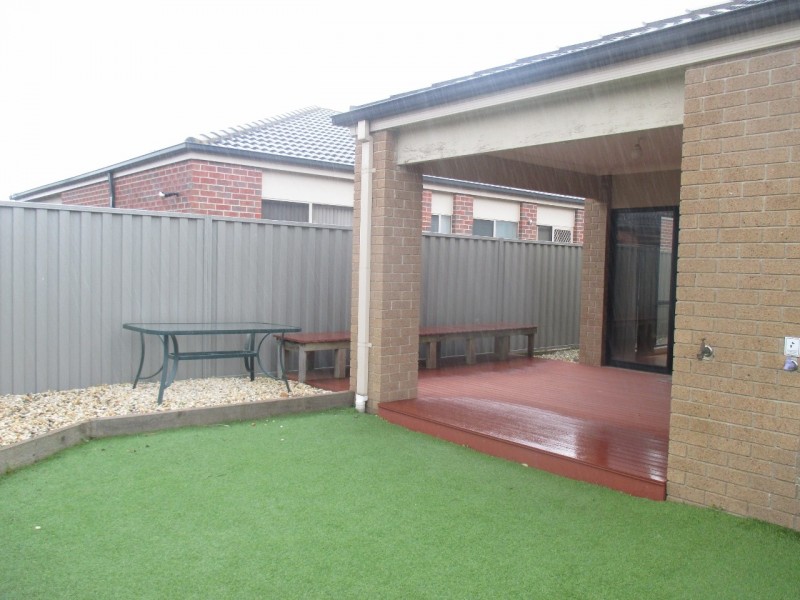 6 Ardent Crescent, Cranbourne East VIC 3977