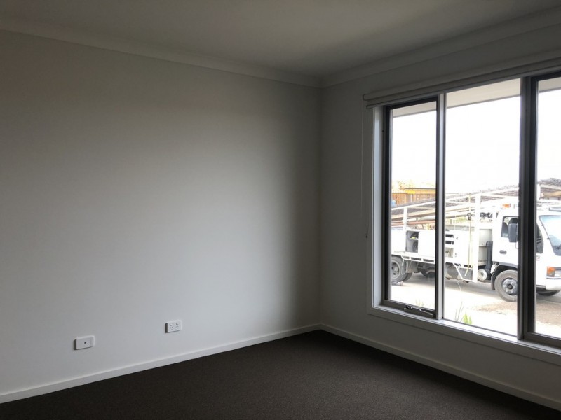 14 Rowling Drive, Officer VIC 3809