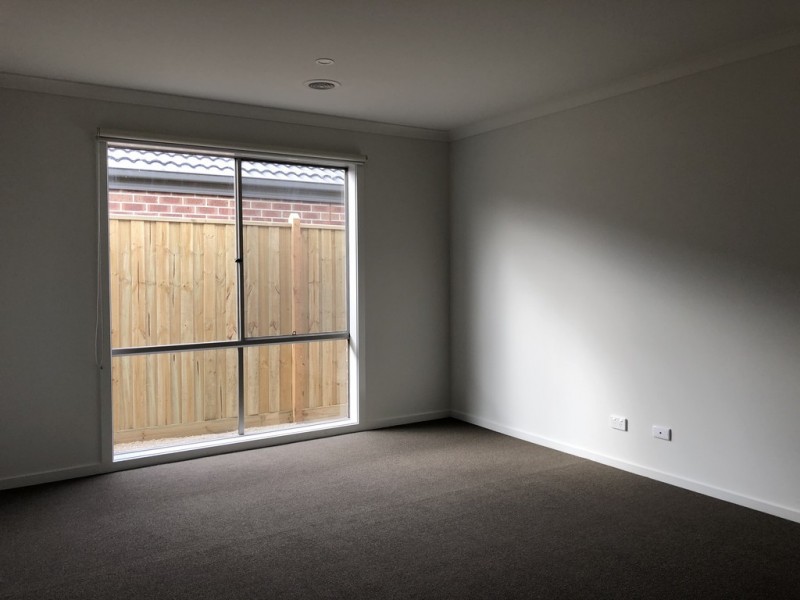 14 Rowling Drive, Officer VIC 3809