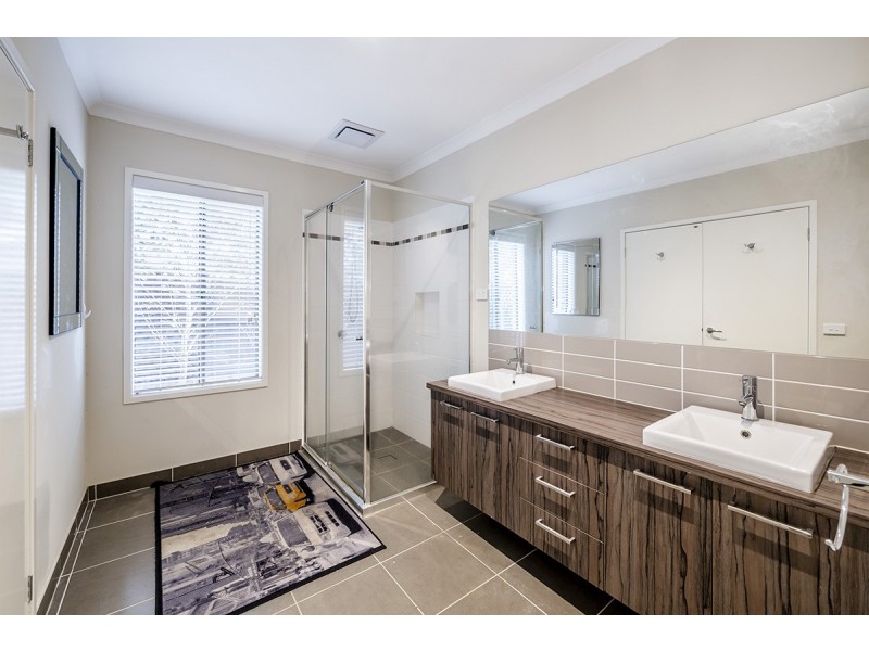 29 Bernly Boulevard, Berwick VIC 3806