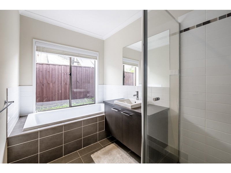 29 Bernly Boulevard, Berwick VIC 3806