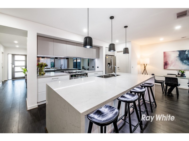 19 Trueman Street, Cranbourne West VIC 3977