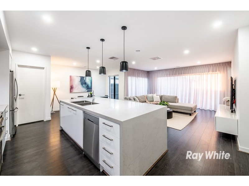 19 Trueman Street, Cranbourne West VIC 3977