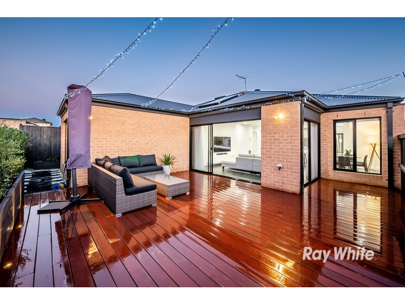 19 Trueman Street, Cranbourne West VIC 3977