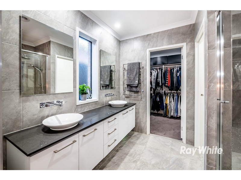 19 Trueman Street, Cranbourne West VIC 3977