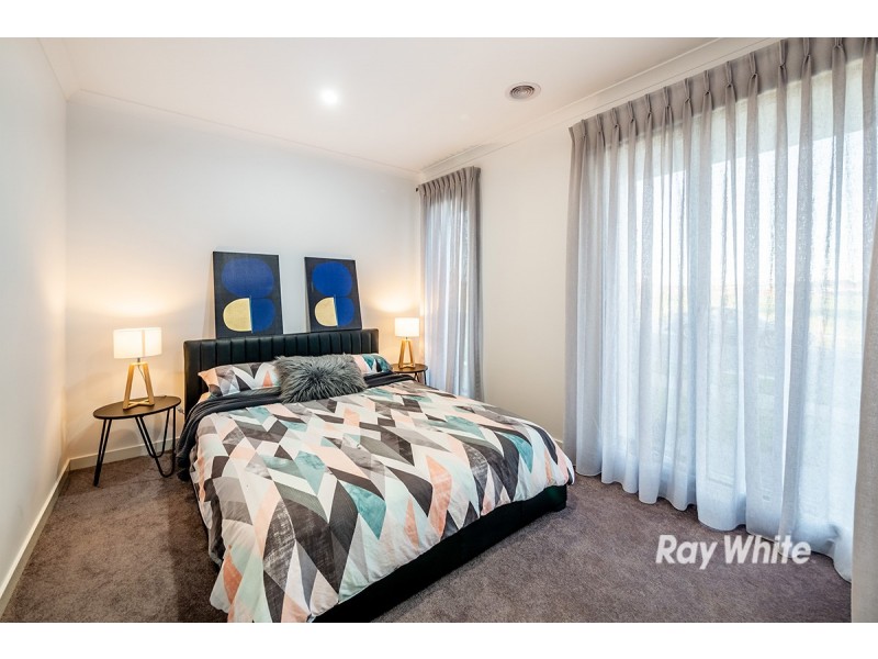 19 Trueman Street, Cranbourne West VIC 3977