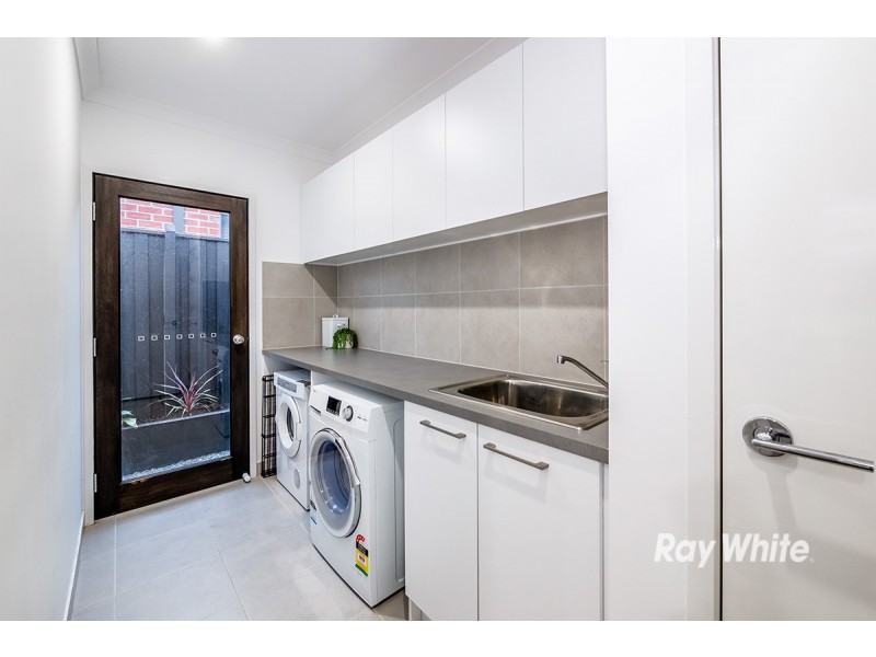 19 Trueman Street, Cranbourne West VIC 3977