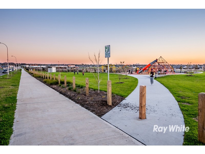 19 Trueman Street, Cranbourne West VIC 3977