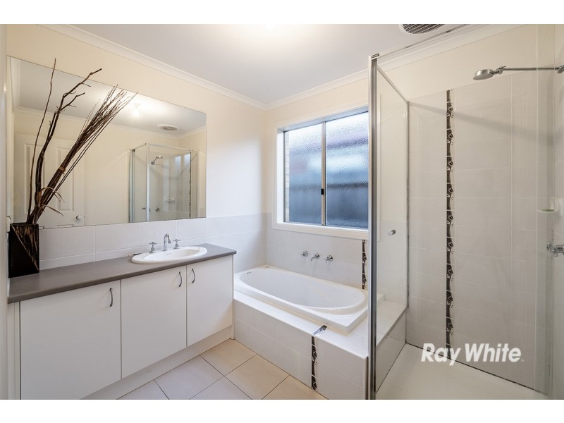 55 Calais Circuit, Cranbourne West VIC 3977
