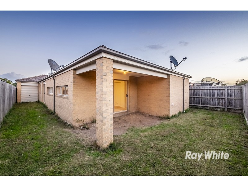 55 Calais Circuit, Cranbourne West VIC 3977