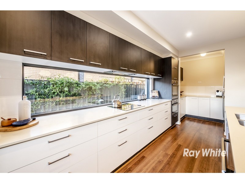 33 Trillium Boulevard, Cranbourne North VIC 3977