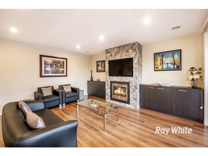 33 Trillium Boulevard, Cranbourne North VIC 3977