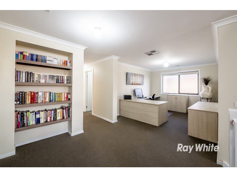 33 Trillium Boulevard, Cranbourne North VIC 3977