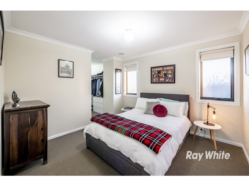 33 Trillium Boulevard, Cranbourne North VIC 3977