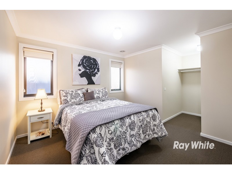 33 Trillium Boulevard, Cranbourne North VIC 3977