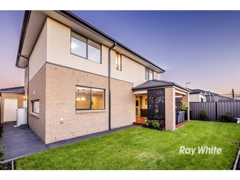 33 Trillium Boulevard, Cranbourne North VIC 3977