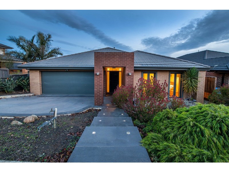 2 Florio Close, Berwick VIC 3806