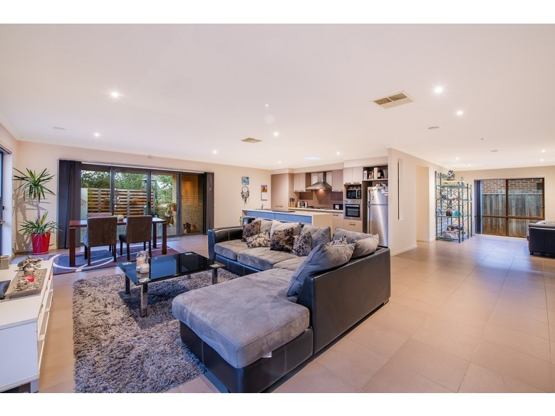 2 Florio Close, Berwick VIC 3806