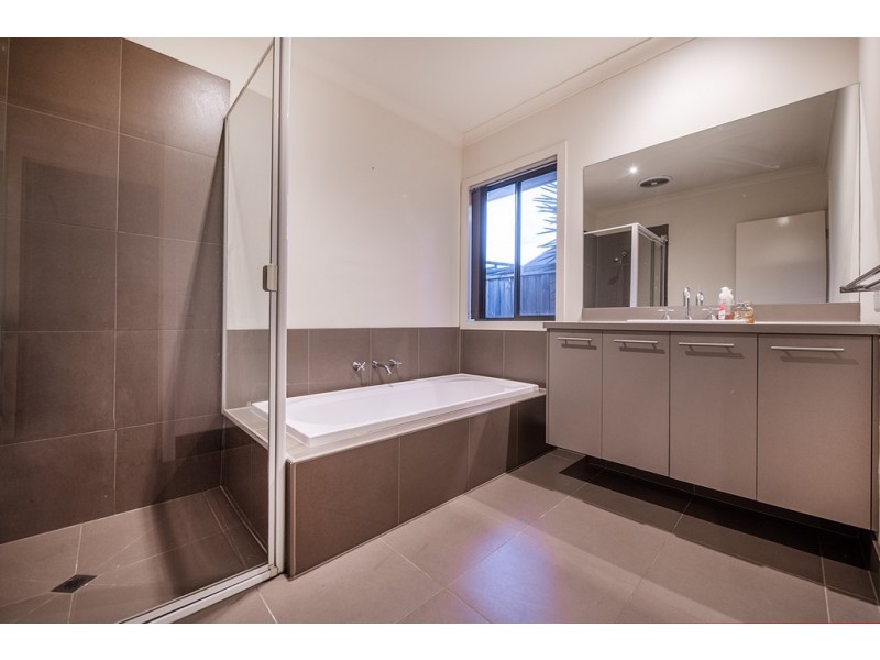 2 Florio Close, Berwick VIC 3806