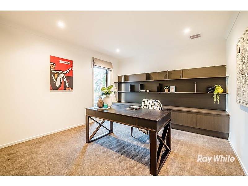 64 Flowerbloom Crescent, Clyde North VIC 3978