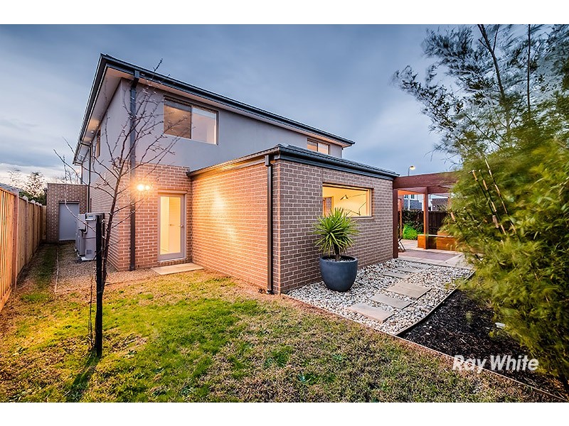 64 Flowerbloom Crescent, Clyde North VIC 3978