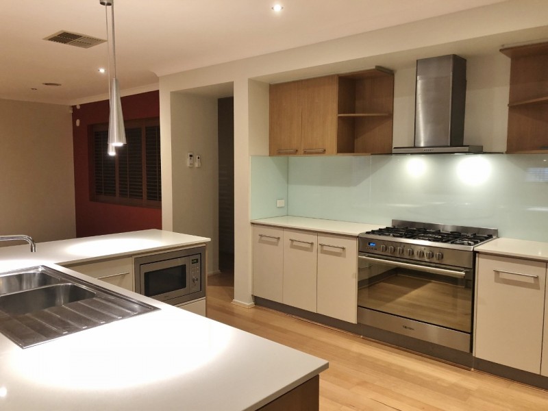 72 Melington Drive, Lyndhurst VIC 3975