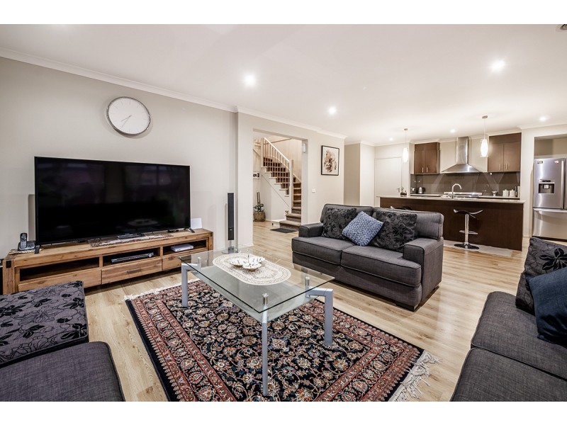 23 Elmsford Crescent, Cranbourne West VIC 3977