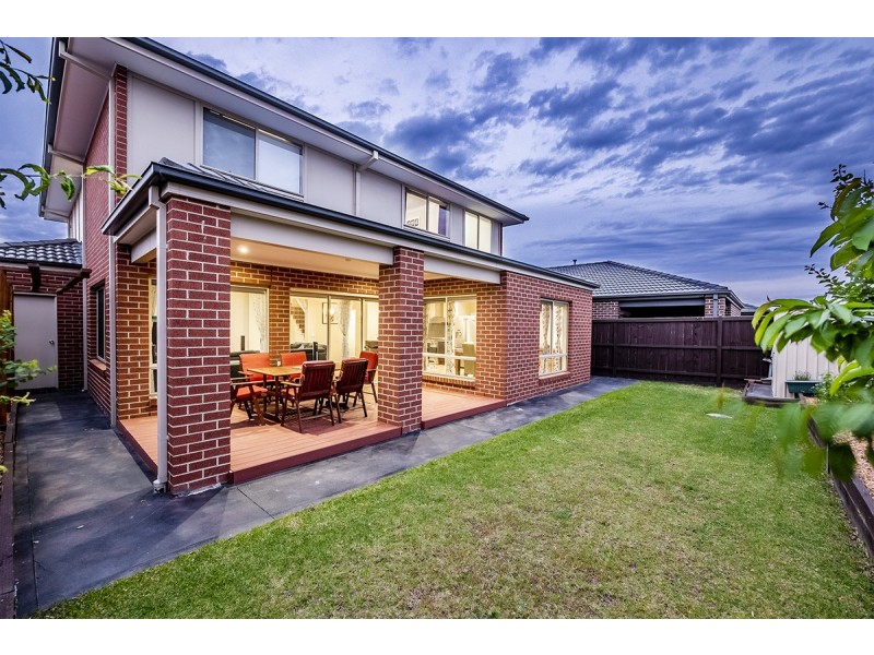 23 Elmsford Crescent, Cranbourne West VIC 3977