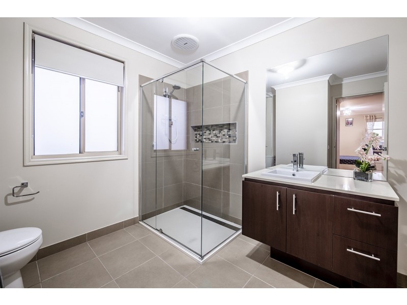 23 Elmsford Crescent, Cranbourne West VIC 3977