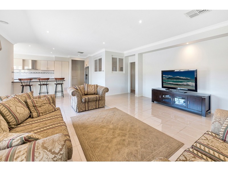 3 Moonlight Rise, Cranbourne East VIC 3977