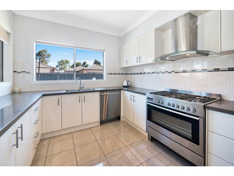 3 Moonlight Rise, Cranbourne East VIC 3977