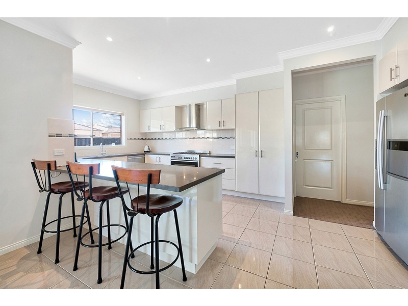 3 Moonlight Rise, Cranbourne East VIC 3977