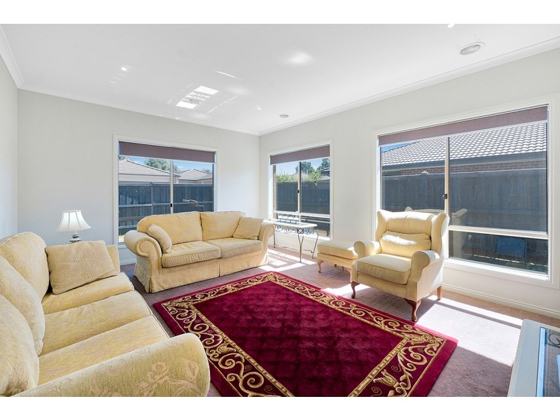 3 Moonlight Rise, Cranbourne East VIC 3977