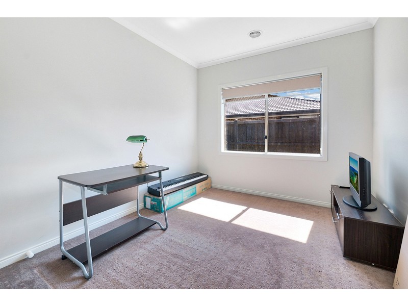 3 Moonlight Rise, Cranbourne East VIC 3977