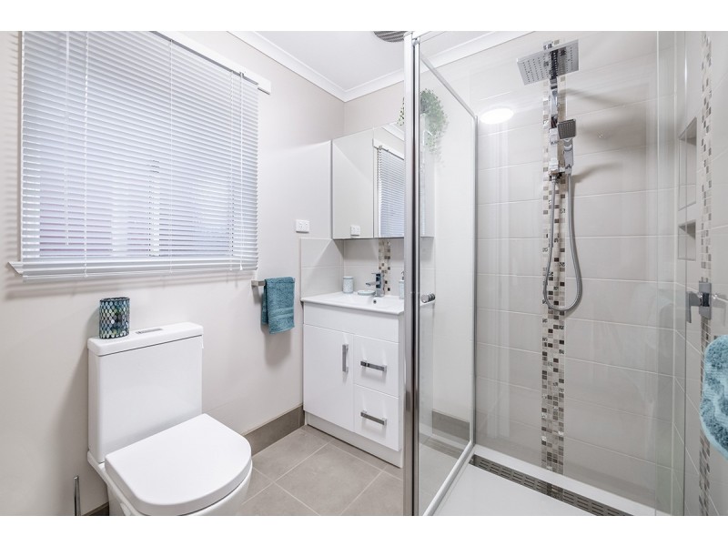 32 Cornwell Crescent, Cranbourne East VIC 3977