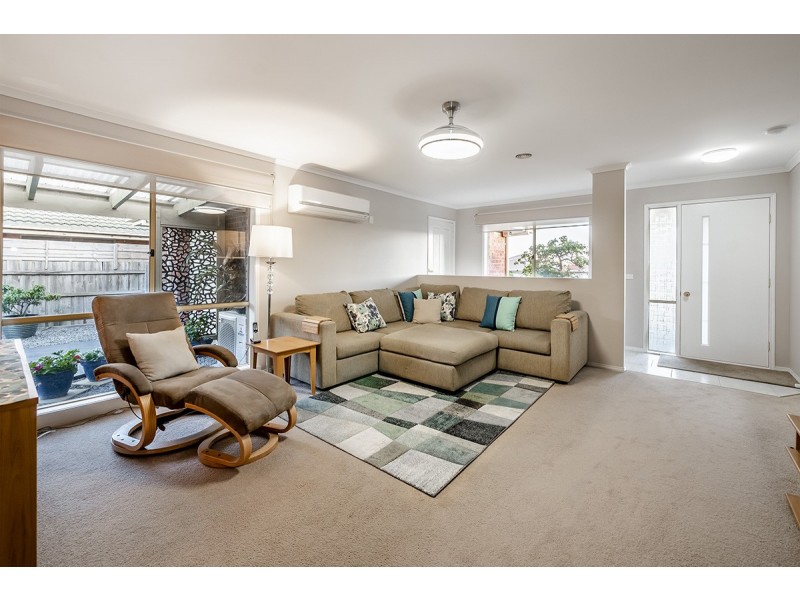 32 Cornwell Crescent, Cranbourne East VIC 3977