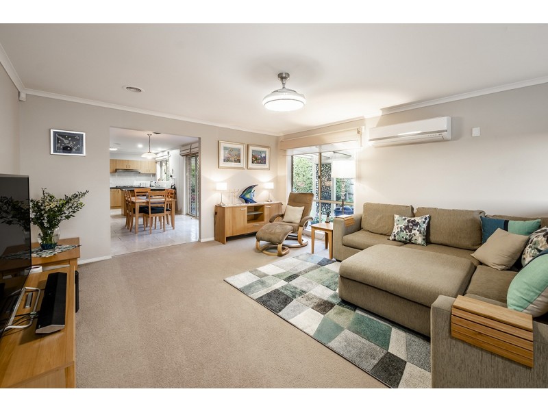 32 Cornwell Crescent, Cranbourne East VIC 3977