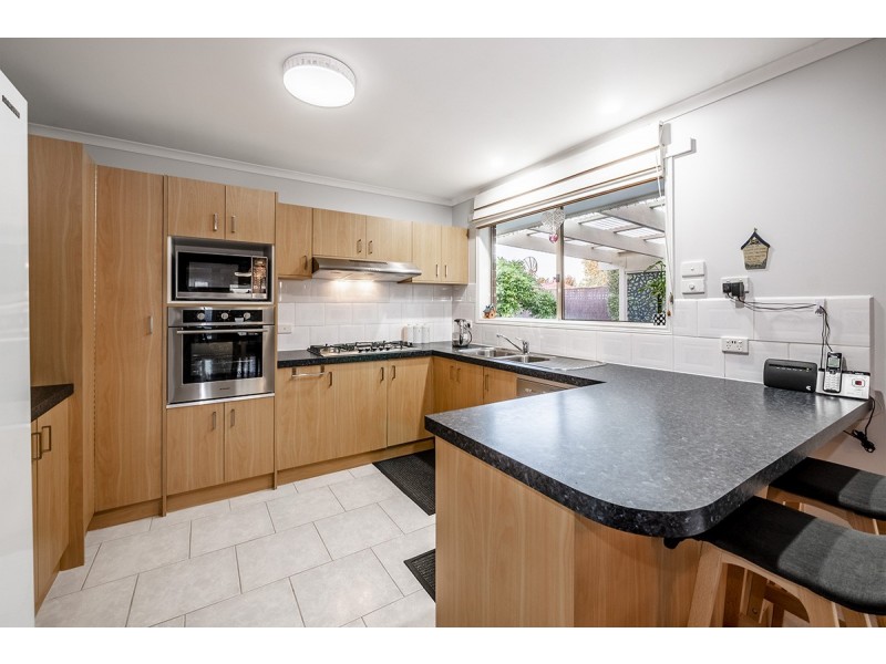 32 Cornwell Crescent, Cranbourne East VIC 3977