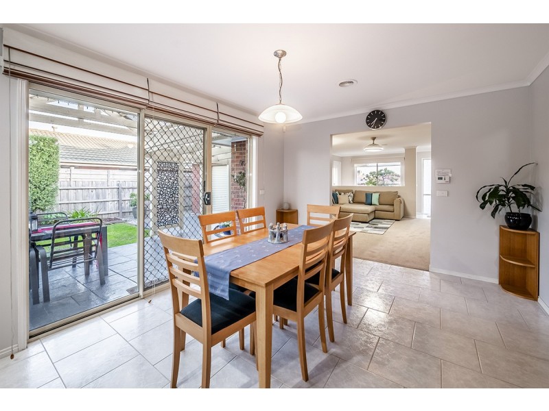 32 Cornwell Crescent, Cranbourne East VIC 3977